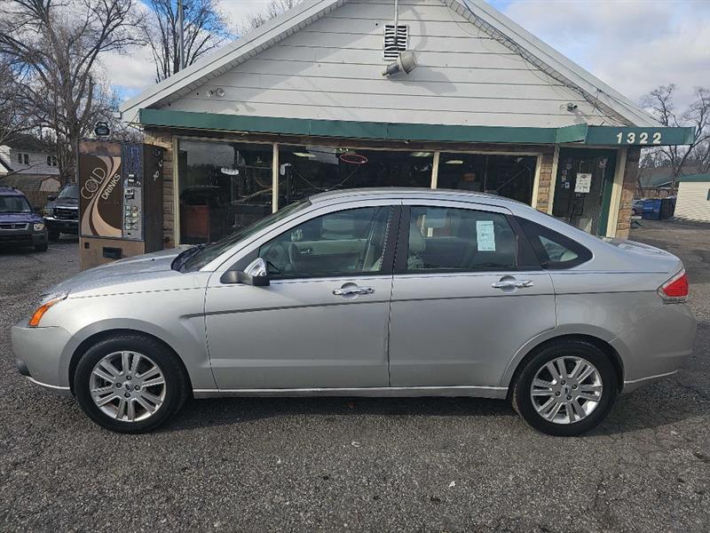 Ford Focus SEL Sedan 2010