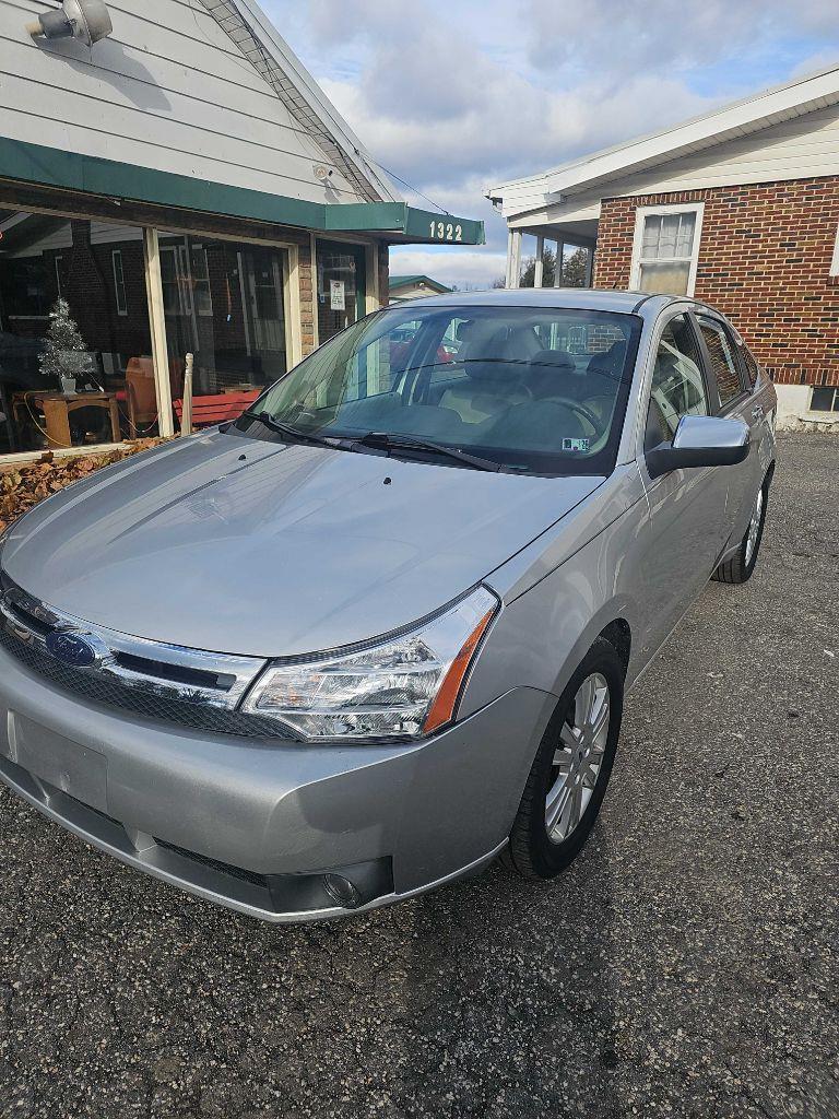 Ford Focus SEL Sedan 2010