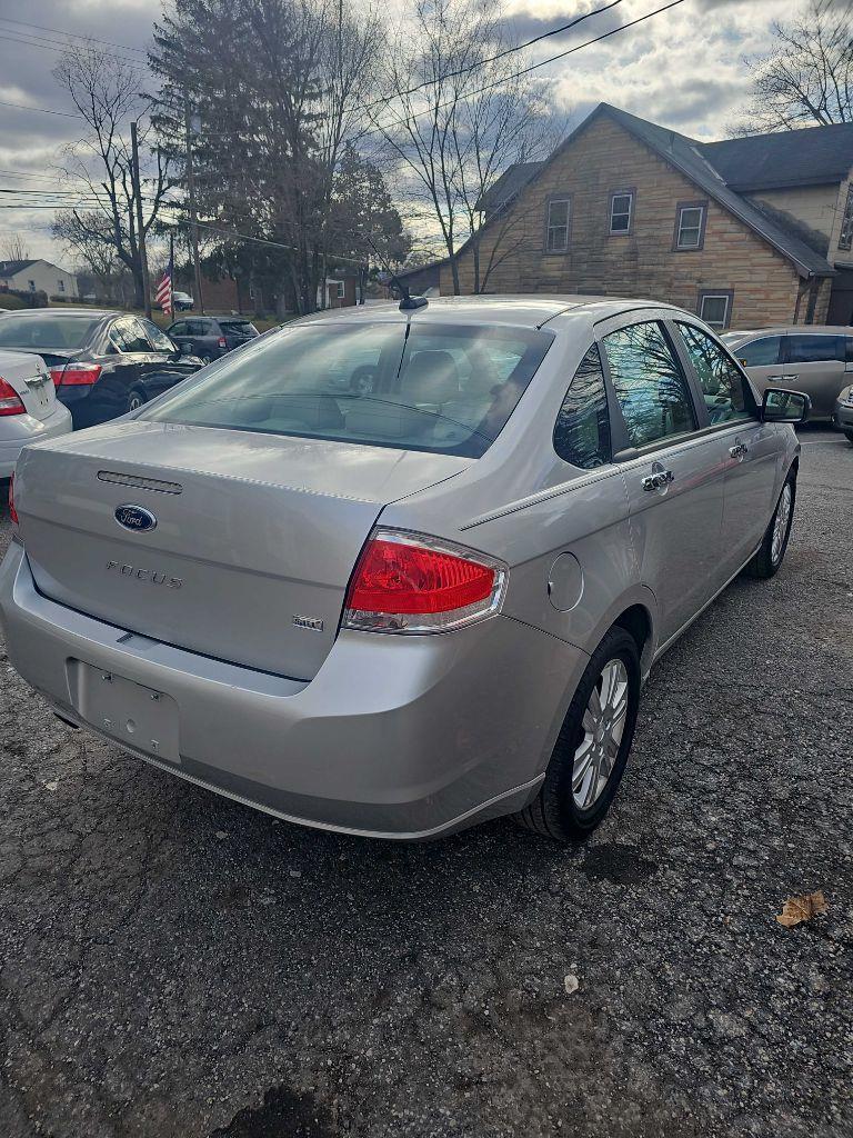 Ford Focus SEL Sedan 2010