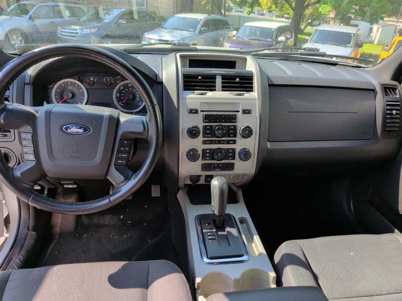 Ford Escape XLT FWD 2011