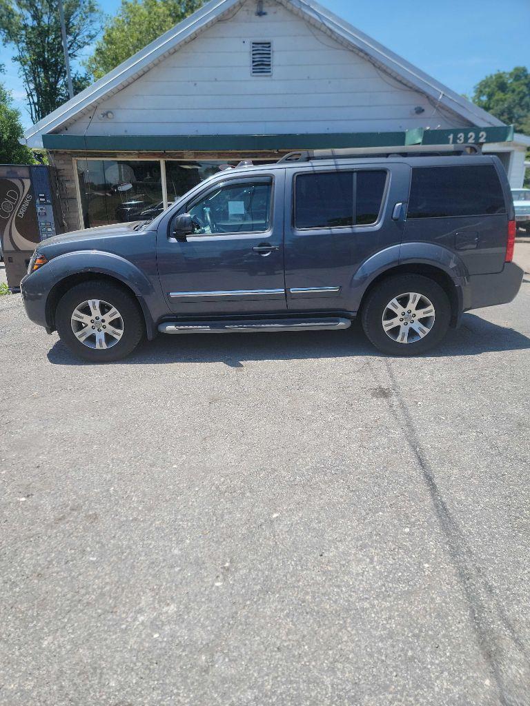 Nissan Pathfinder S 2WD 2012