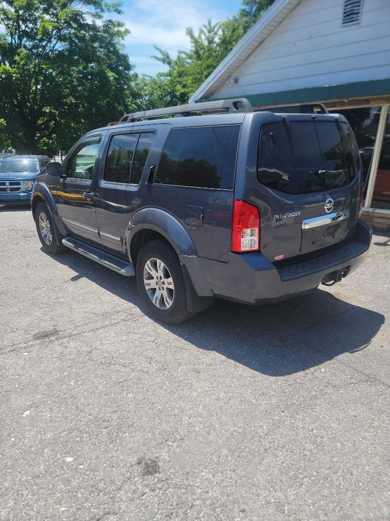 Nissan Pathfinder S 2WD 2012