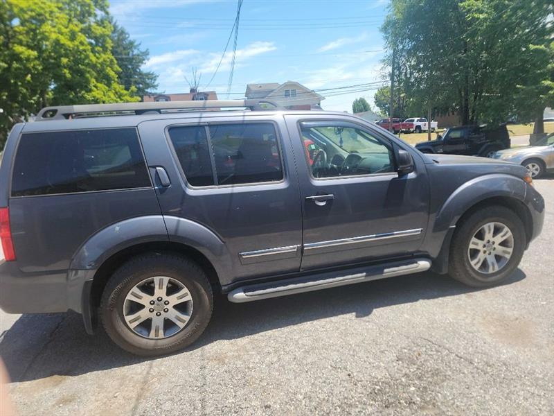 Nissan Pathfinder S 2WD 2012