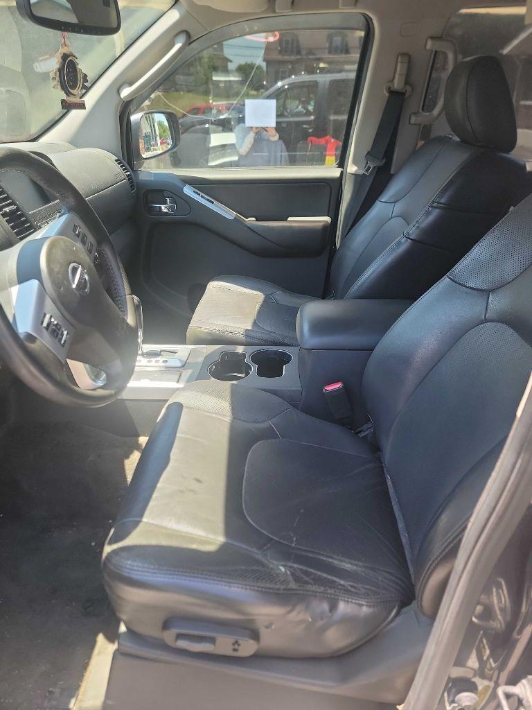 Nissan Pathfinder S 2WD 2012