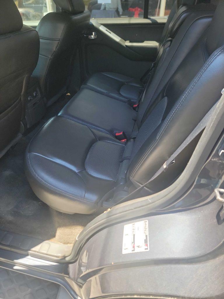 Nissan Pathfinder S 2WD 2012