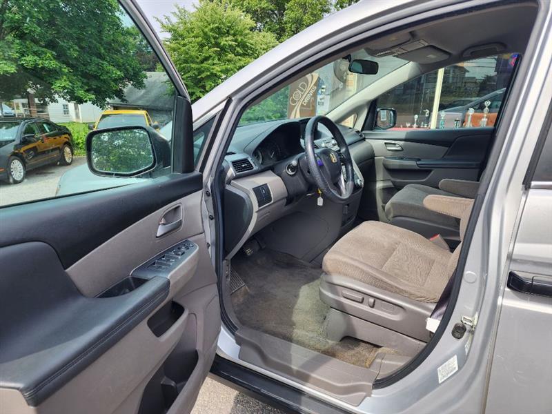 Honda Odyssey LX 2012