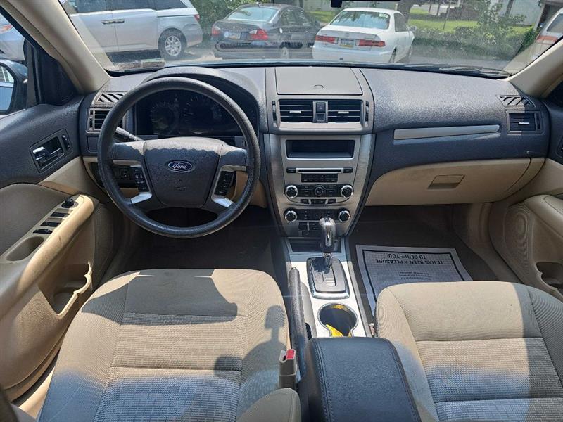 Ford Fusion SE 2012