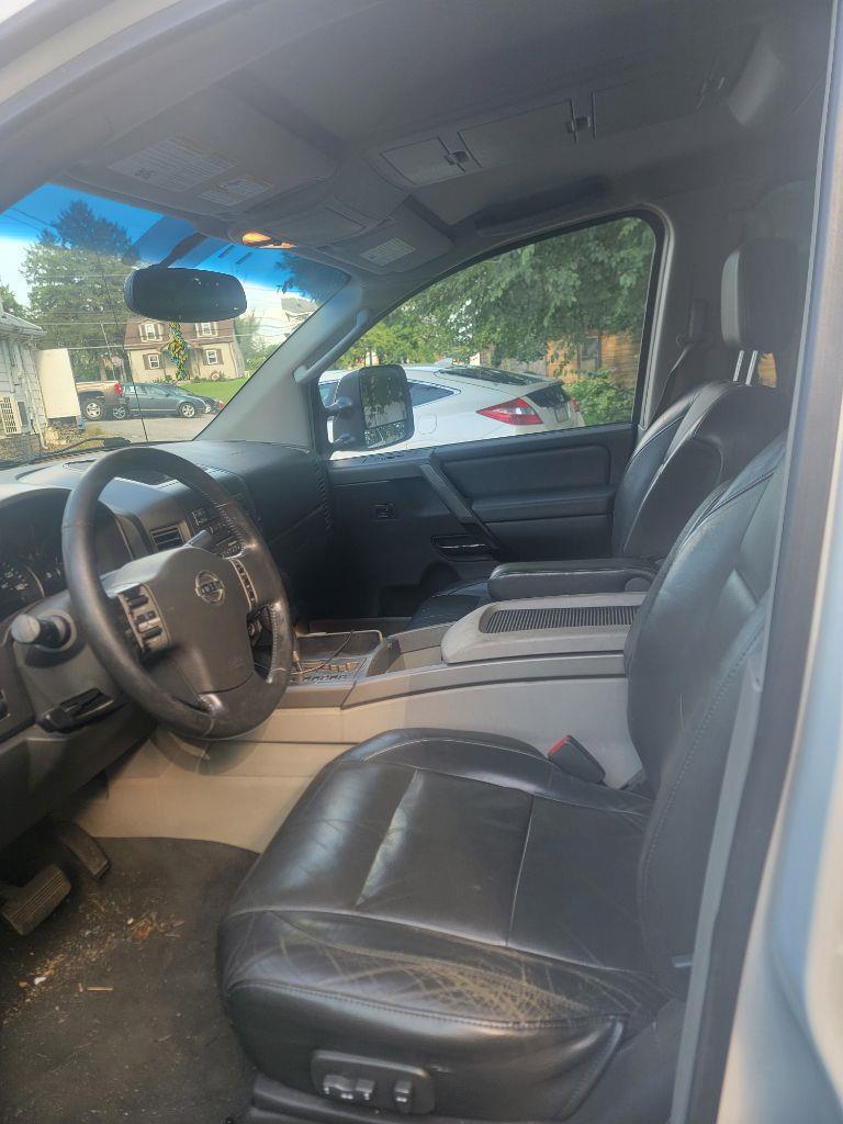 Nissan Titan XE Crew Cab 4WD 2004