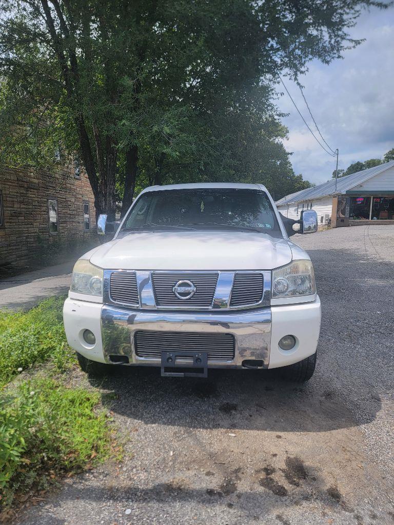 Nissan Titan XE Crew Cab 4WD 2004