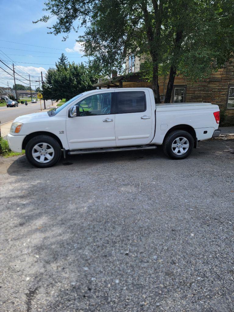 Nissan Titan XE Crew Cab 4WD 2004