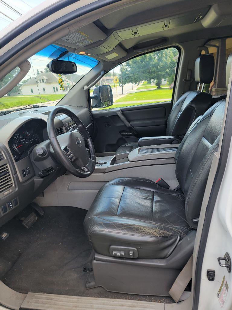 Nissan Titan XE Crew Cab 4WD 2004