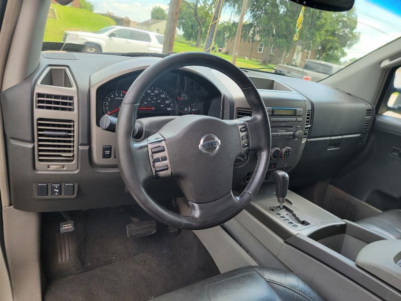 Nissan Titan XE Crew Cab 4WD 2004