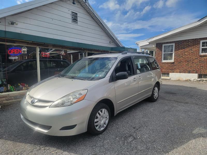Toyota Sienna CE FWD 7 Passenger 2010