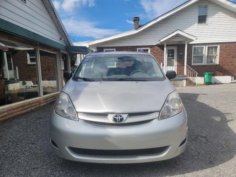 Toyota Sienna CE FWD 7 Passenger 2010