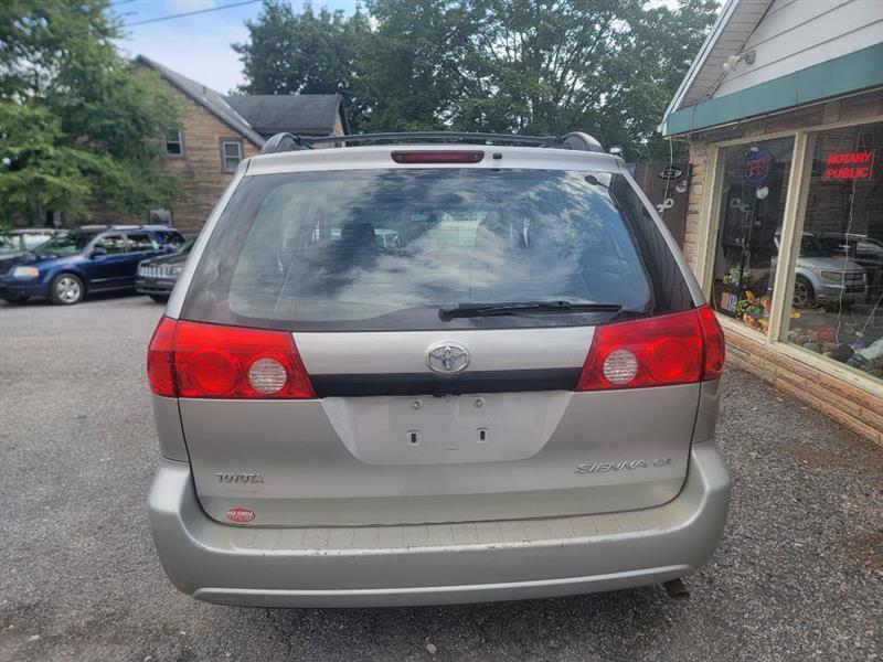 Toyota Sienna CE FWD 7 Passenger 2010