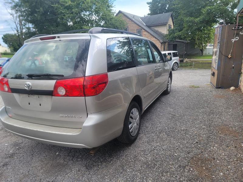 Toyota Sienna CE FWD 7 Passenger 2010