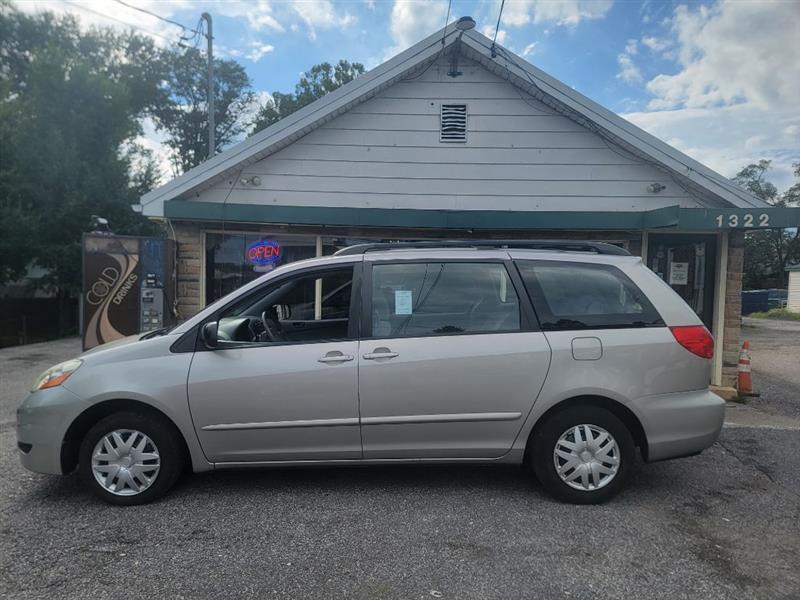 Toyota Sienna CE FWD 7 Passenger 2010