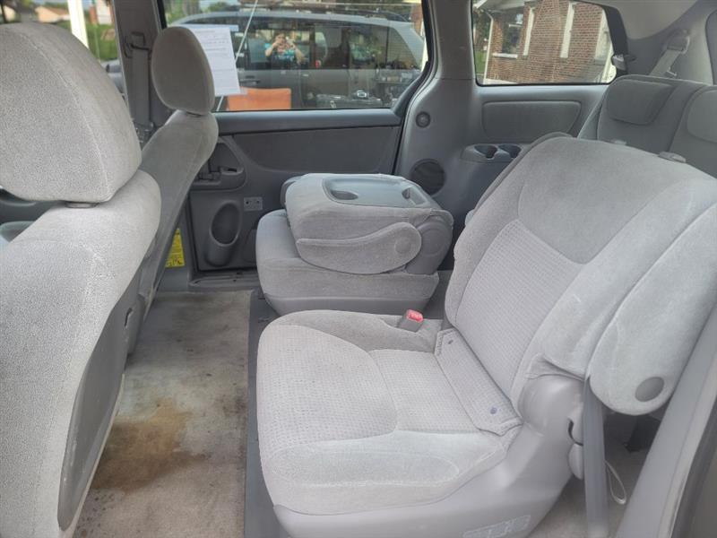 Toyota Sienna CE FWD 7 Passenger 2010