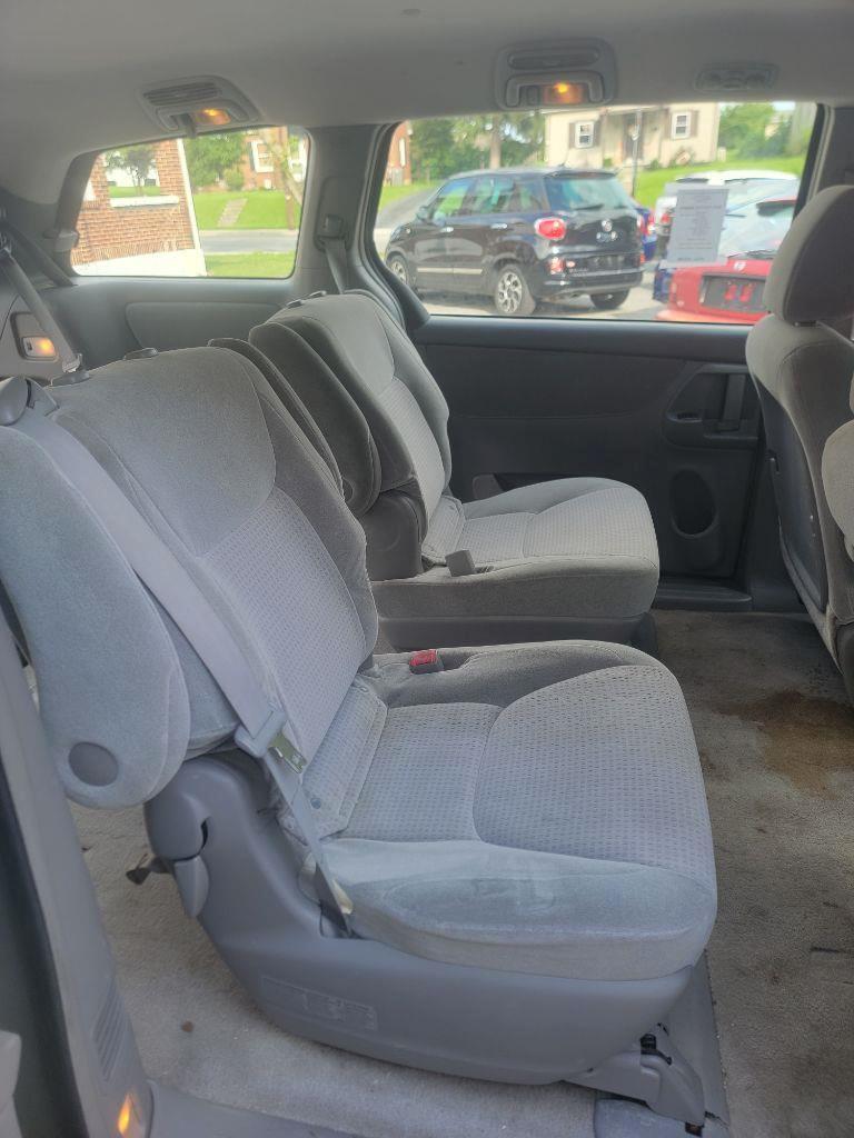 Toyota Sienna CE FWD 7 Passenger 2010