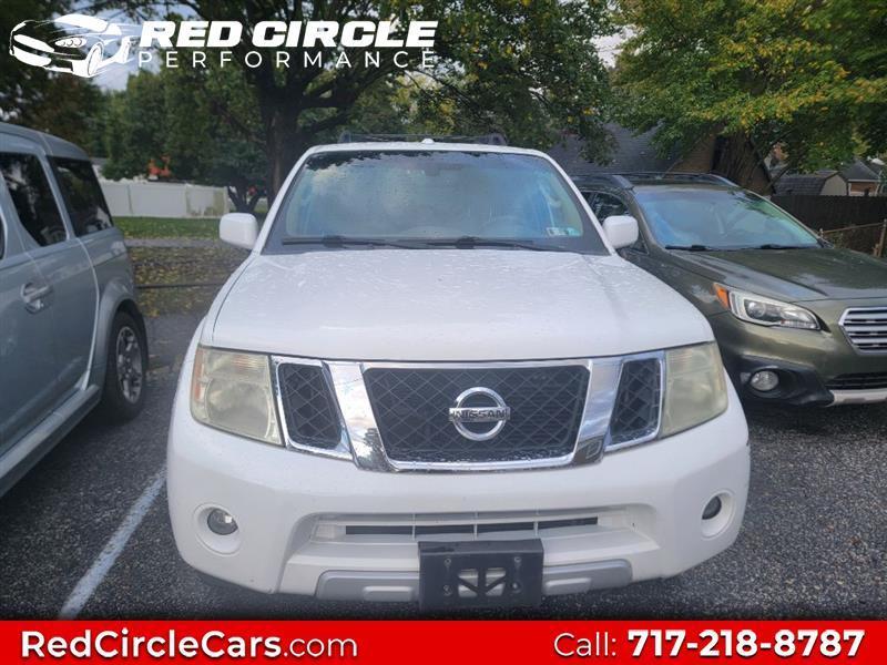 Nissan Pathfinder LE V8 4WD 2011