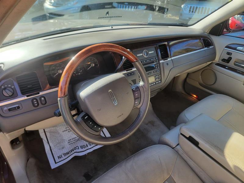 Lincoln Town Car Signature Limited 2008