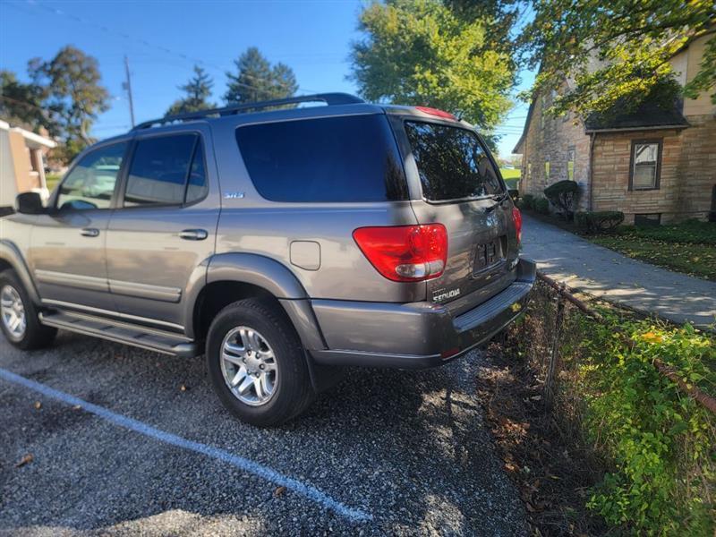Toyota Sequoia SR5 4WD 2005