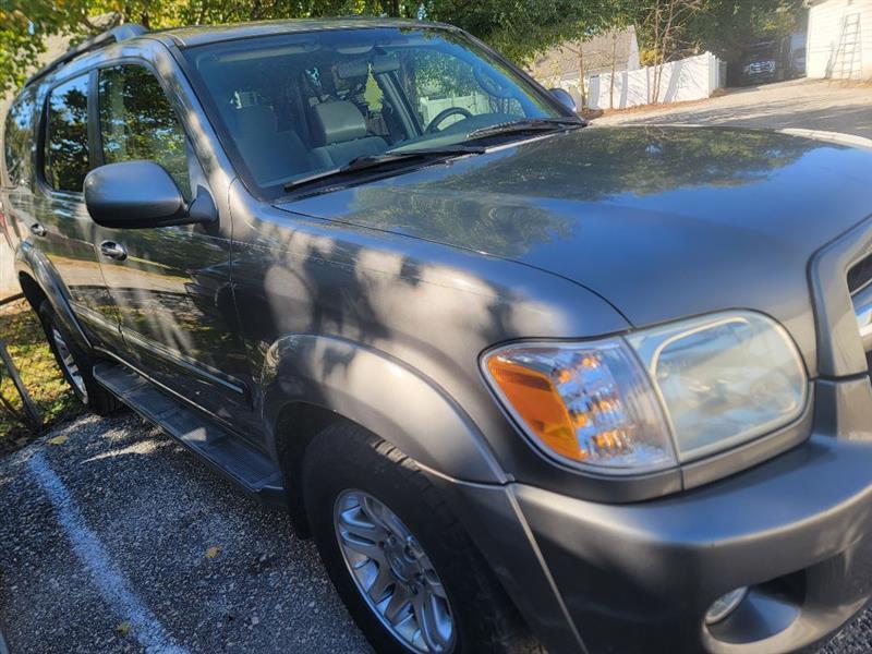 Toyota Sequoia SR5 4WD 2005