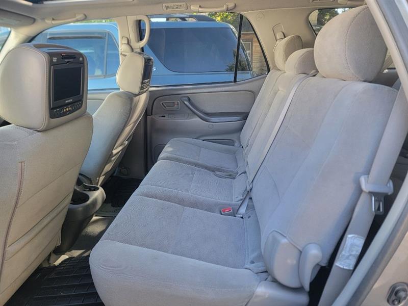Toyota Sequoia SR5 4WD 2005