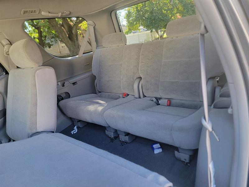 Toyota Sequoia SR5 4WD 2005