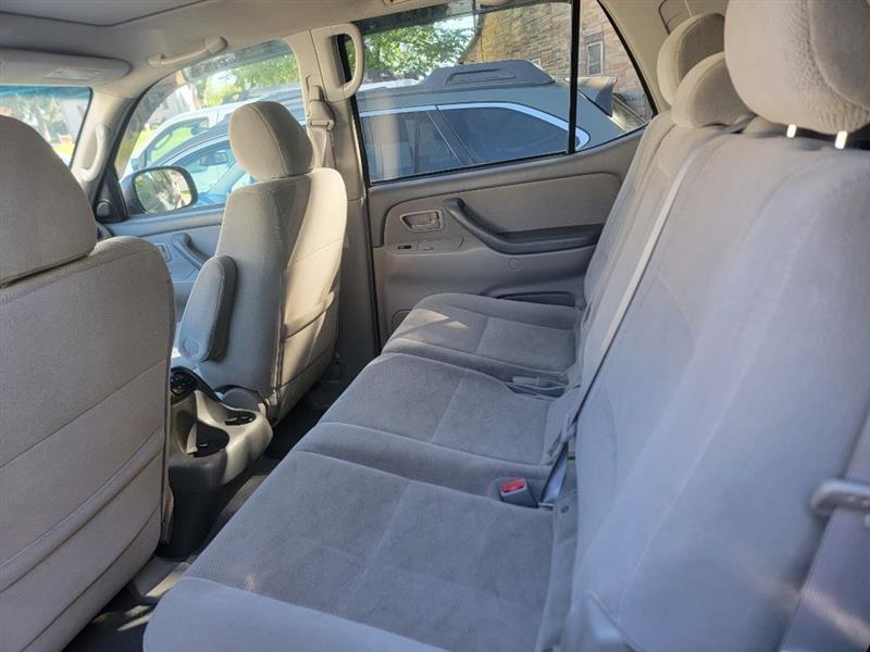 Toyota Sequoia SR5 2WD 2006