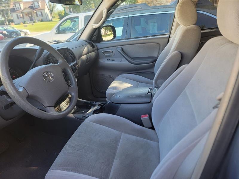 Toyota Sequoia SR5 2WD 2006