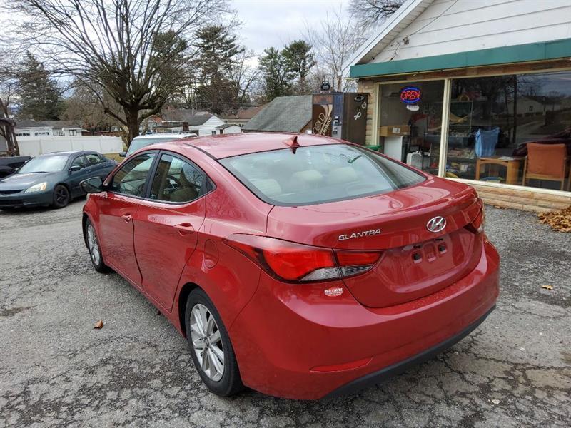 Hyundai Elantra SE 6AT 2015