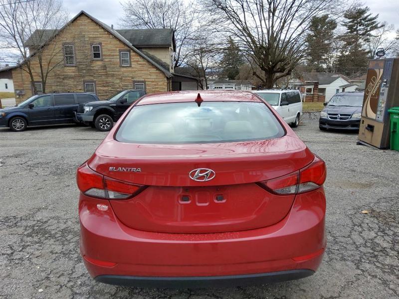 Hyundai Elantra SE 6AT 2015