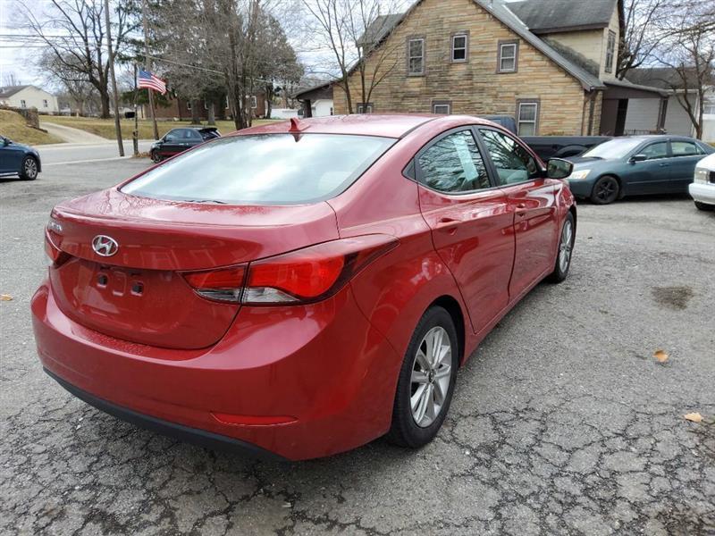 Hyundai Elantra SE 6AT 2015