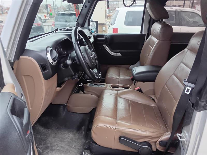 2011 Jeep Wrangler Unlimited Sahara photo 4