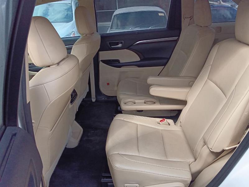 Toyota Highlander Limited AWD V6 2014