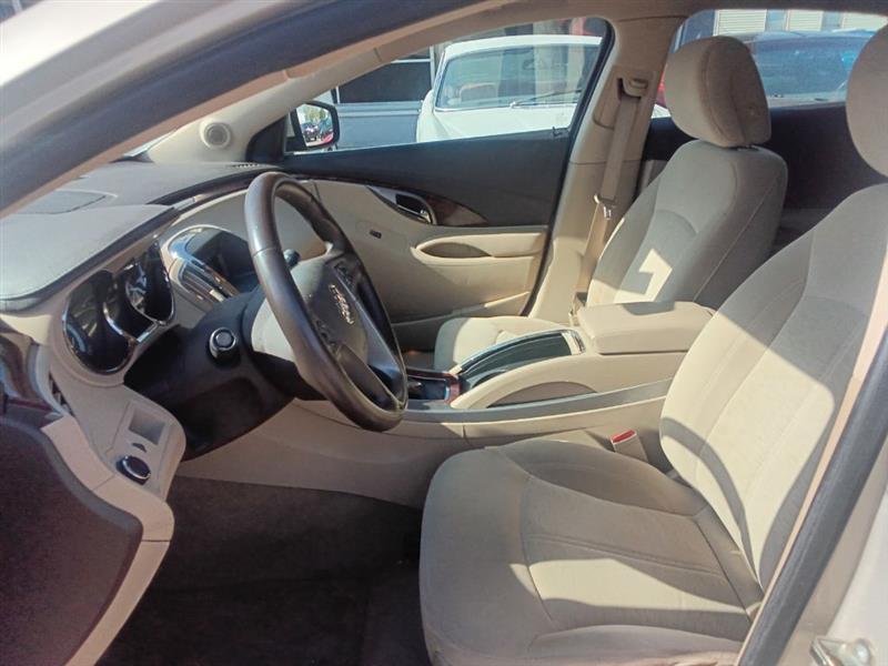 Buick LaCrosse CX 2010