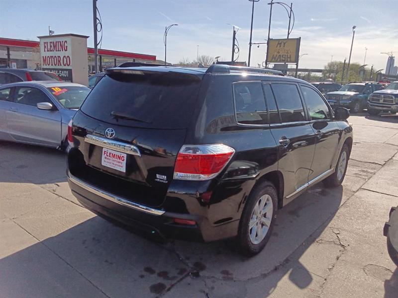 Toyota Highlander Base 4WD 2013