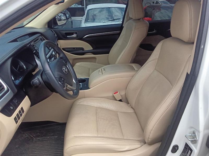 Toyota Highlander Limited AWD V6 2016