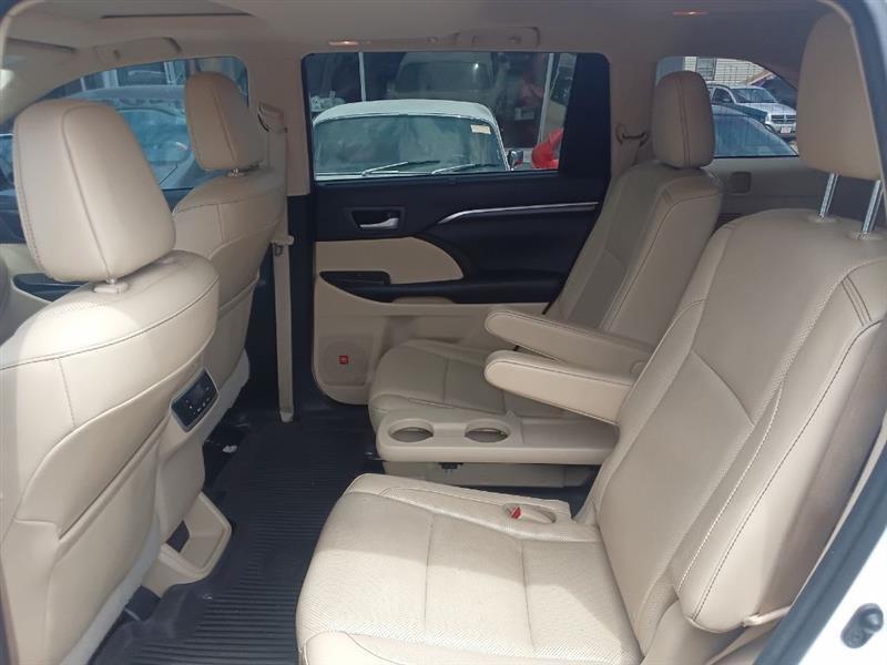 Toyota Highlander Limited AWD V6 2016