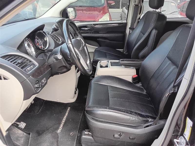 Chrysler Town & Country Touring 2016