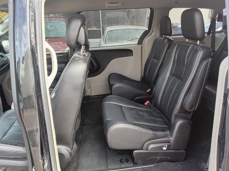 Chrysler Town & Country Touring 2016