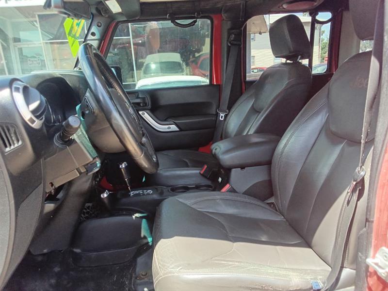 Jeep Wrangler Unlimited Sahara 4WD 2013
