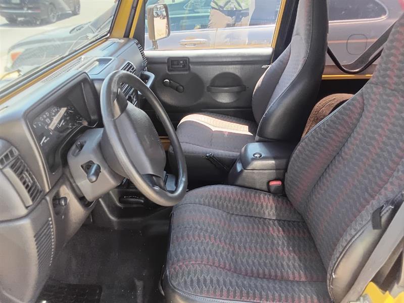 Jeep Wrangler SE 2000