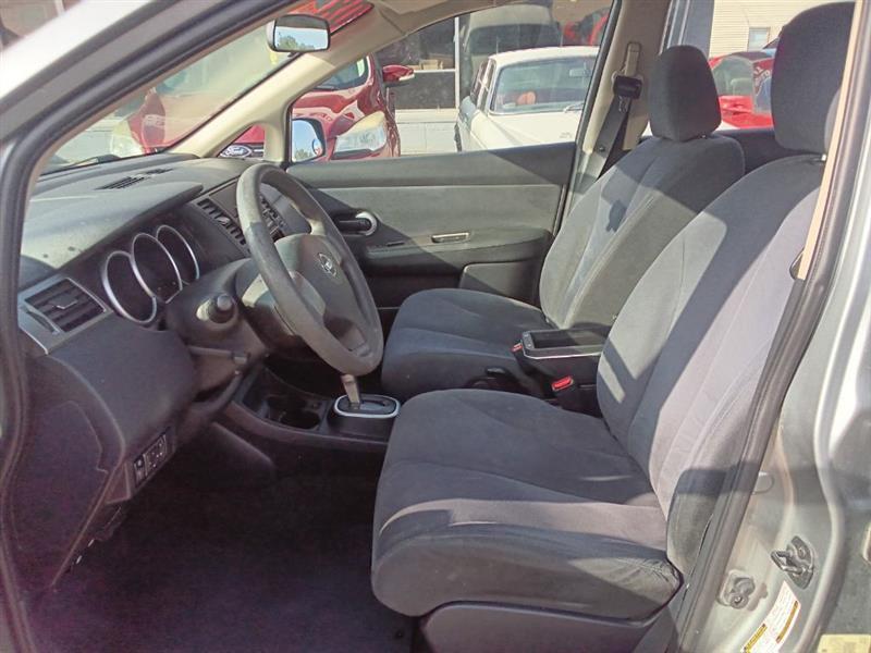 Nissan Versa 1.8 S 2008