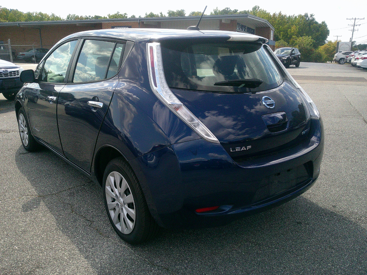 Nissan Leaf S Hatchback 2017 Nissan Leaf S Hatchback 2017
