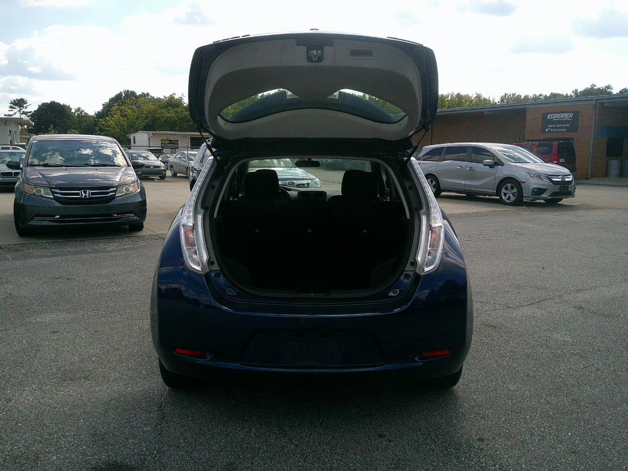 Nissan Leaf S Hatchback 2017 Nissan Leaf S Hatchback 2017