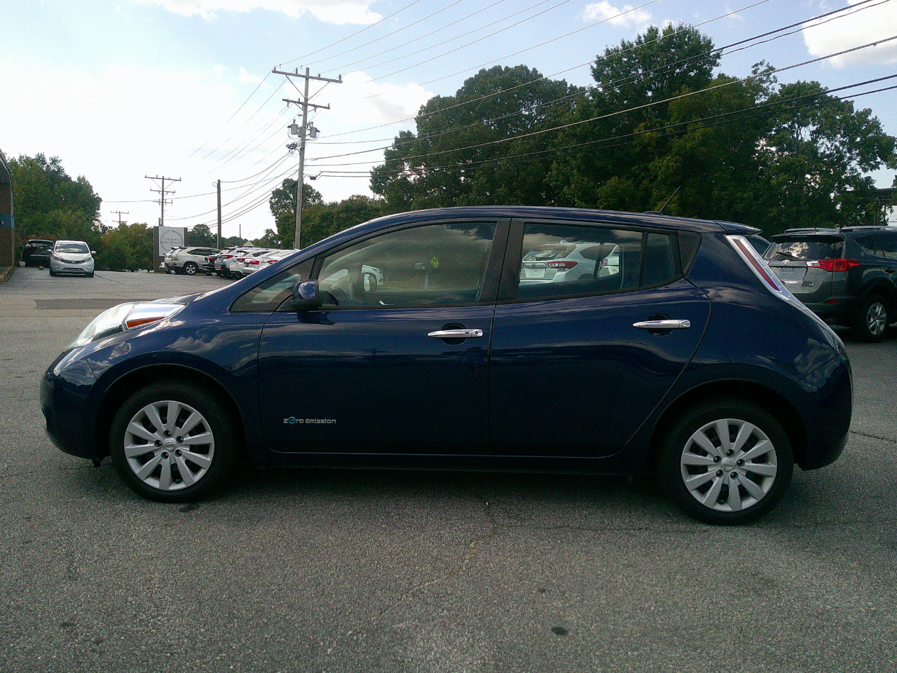 Nissan Leaf S Hatchback 2017 Nissan Leaf S Hatchback 2017