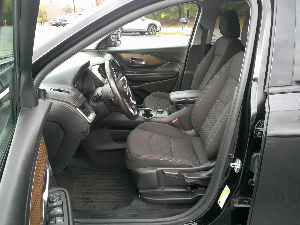 GMC Terrain FWD 4dr SLE 2020 GMC Terrain FWD 4dr SLE 2020