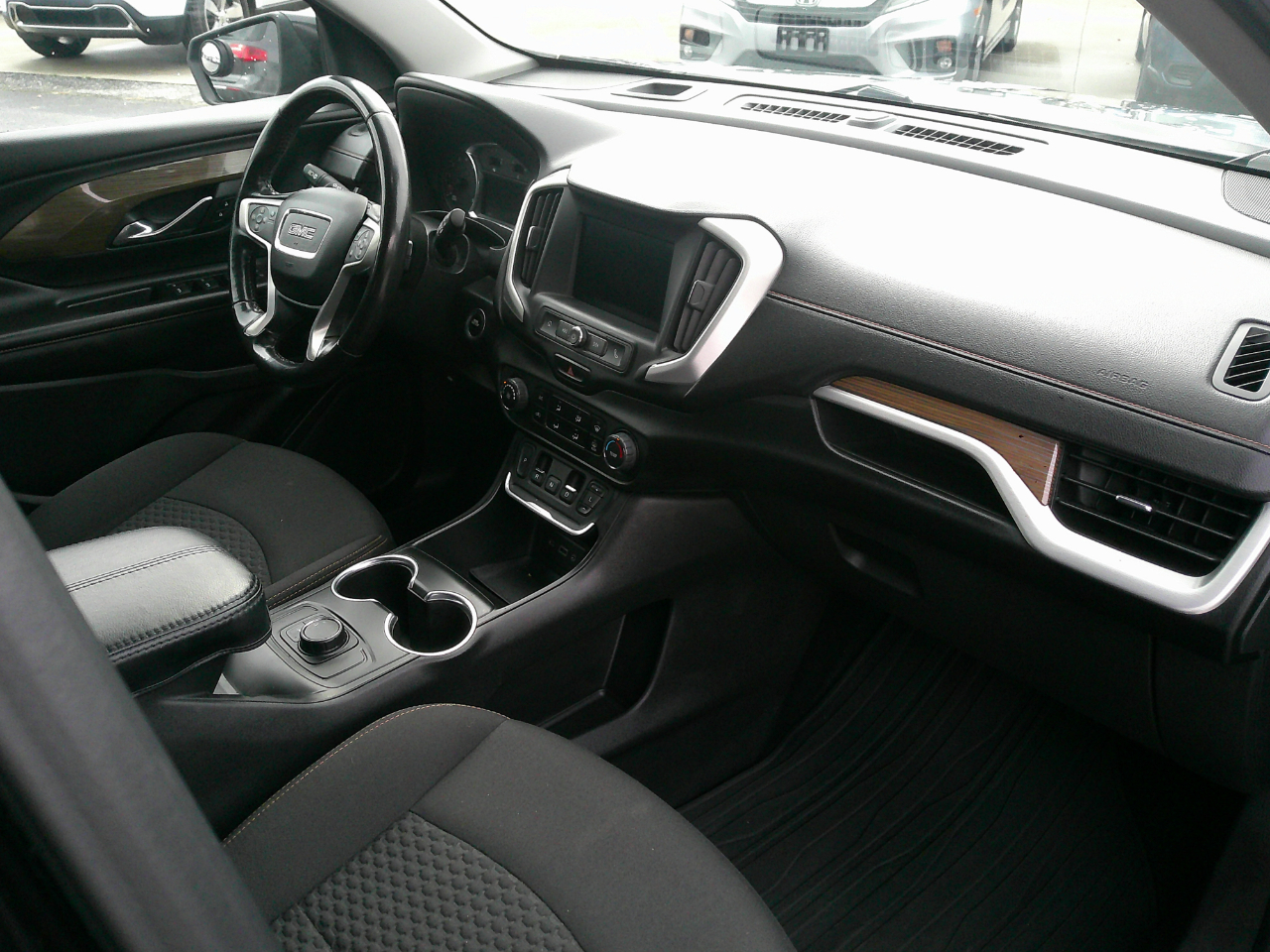 GMC Terrain FWD 4dr SLE 2020 GMC Terrain FWD 4dr SLE 2020